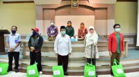Lies F Nurdin Bagikan 500 Paket Sembako dari Bappelitbangda Sulsel