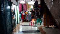 Pedagang Pasar Tradisional Makassar Mengeluh Rugi Karena Sepi Pembeli