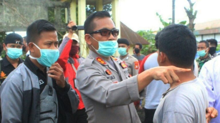 Polisi akan Tindak Tegas Pelaku Penolakan Pemakaman Terduga Korban Covid-19 4 Polisi akan Tindak Tegas Pelaku Penolakan Pemakaman Terduga Korban Covid-19