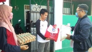 STIKes Mega Buana Bantu Sembako, Selama Sebulan bagi Mahasiswa dari Luar Palopo