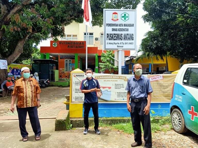 Satgas Covid-19 Universitas Megarezky Serahkan Bantuan APD ke Puskesmas dan Rumah Sakit 5 Satgas Covid-19 Universitas Megarezky Serahkan Bantuan APD ke Puskesmas dan Rumah Sakit