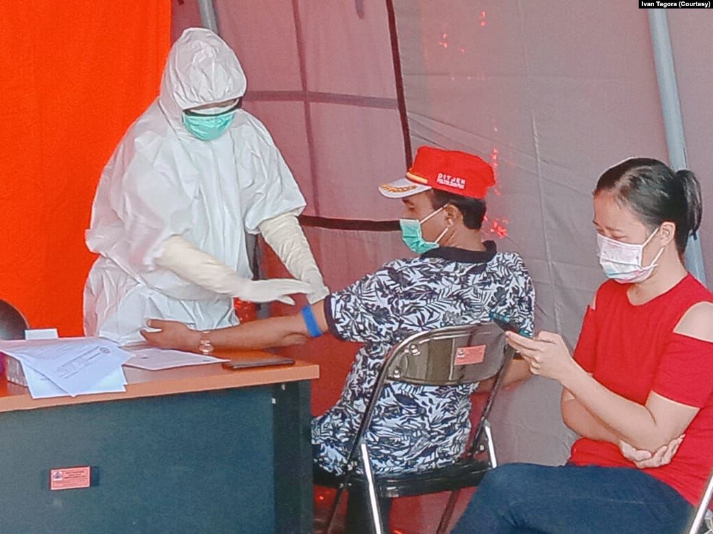 Bupati Morowali Utara Meninggal Akibat Corona, Puluhan Warga Jalani Rapid Test