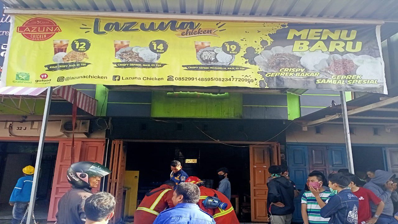 Warung Makan Lazuna Chiken Makassar Terbakar