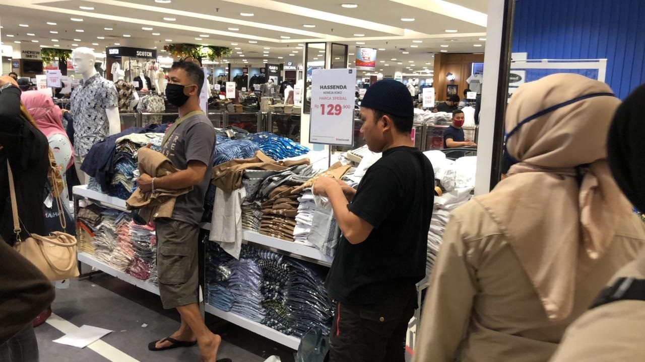 Berlakukan Perwali Protokol Kesehatan, Pemkot Makassar Awasi Pengunjung Mall