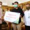 Gubernur Sulsel Serahkan 1.200 Paket Sembako BPJS Ketenagakerjaan ke Serikat Pekerja