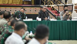 Gubernur Siapkan Hercules Jemput TKI Asal Sulsel di Pontianak