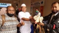 Unismuh Makassar Pertama Kali Bagi Hadiah Lebaran Ribuan Ekor Ayam
