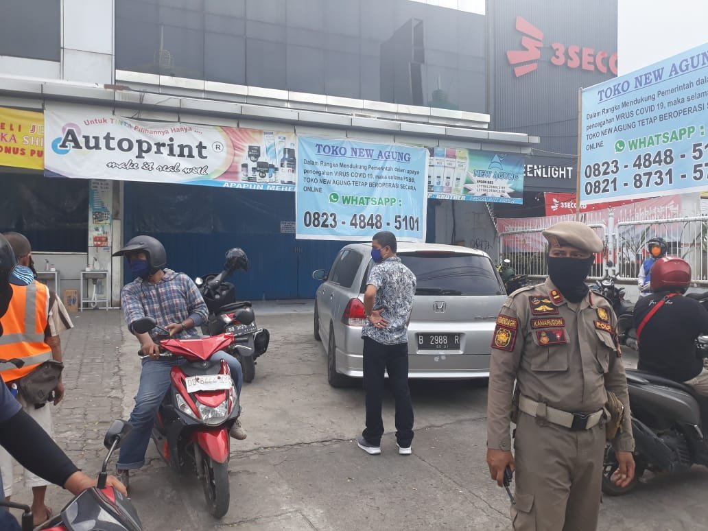 Toko New Agung Tetap Melenggang di Tengah PSBB