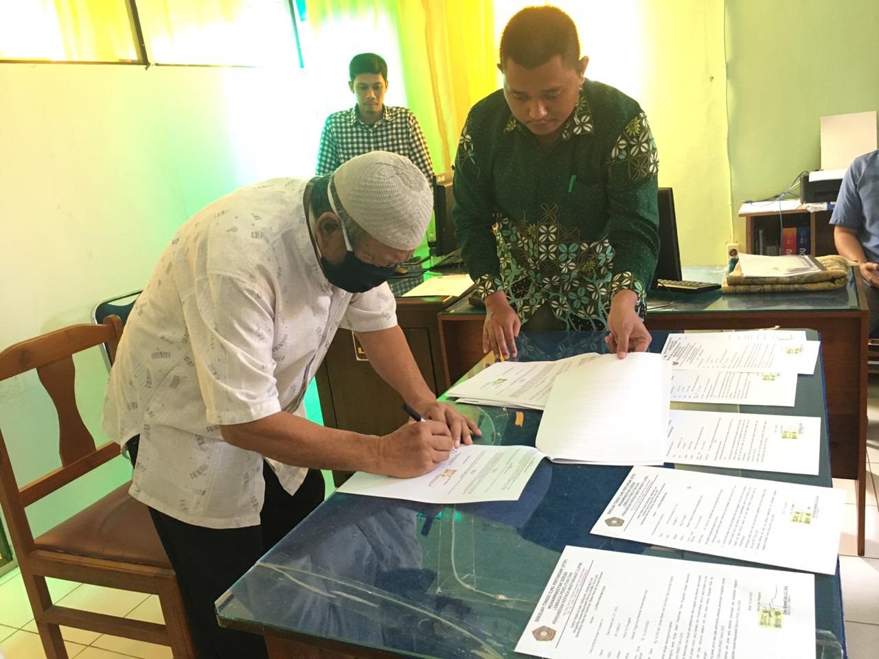 Dosen Fakultas Saintek Unismuh Sinjai Tandatangani Hibah Senilai Rp300 Juta dari Kemendikbud
