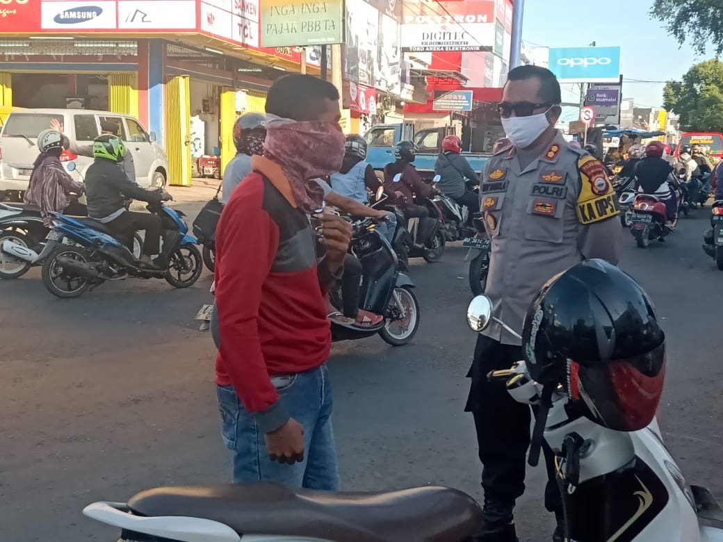 Kapolres Gowa Pantau Masyarakat yang Tak Pakai Masker