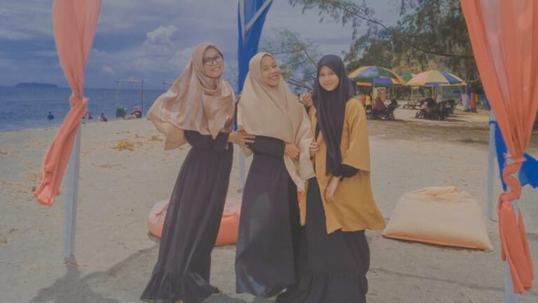 Obyek Wisata Pantai Malaha Kolaka