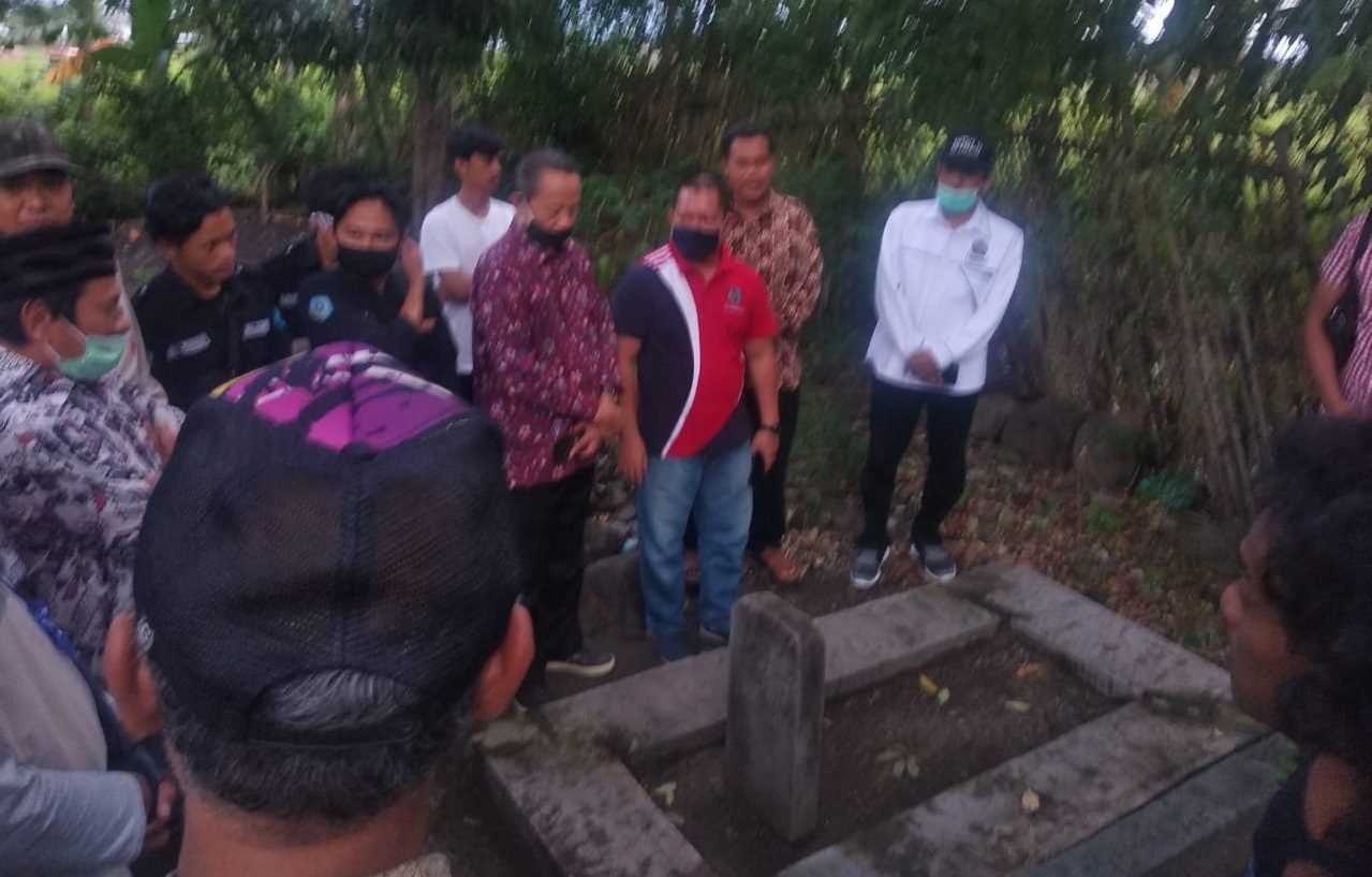 Rektor Prof A Rahman dan Tokoh Mahasiswa Unismuh, Ziarah ke Makam KH Djamaluddin Amien di Bantaeng