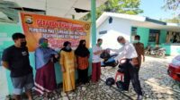 Sat Intelkam Bagi Sembako Untuk Warga Ds.Punranga Kec.Marang Kab.Pangkep