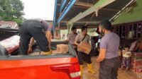 Dansat Brimob Polda Sulsel Kerahkan Halikopter Salurkan Bantuan di 2 Desa Terisolir