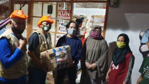 Komunitas Birma Peduli Kembali Serahkan Bantuan Tahap II untuk Korban Banjir Luwu Utara