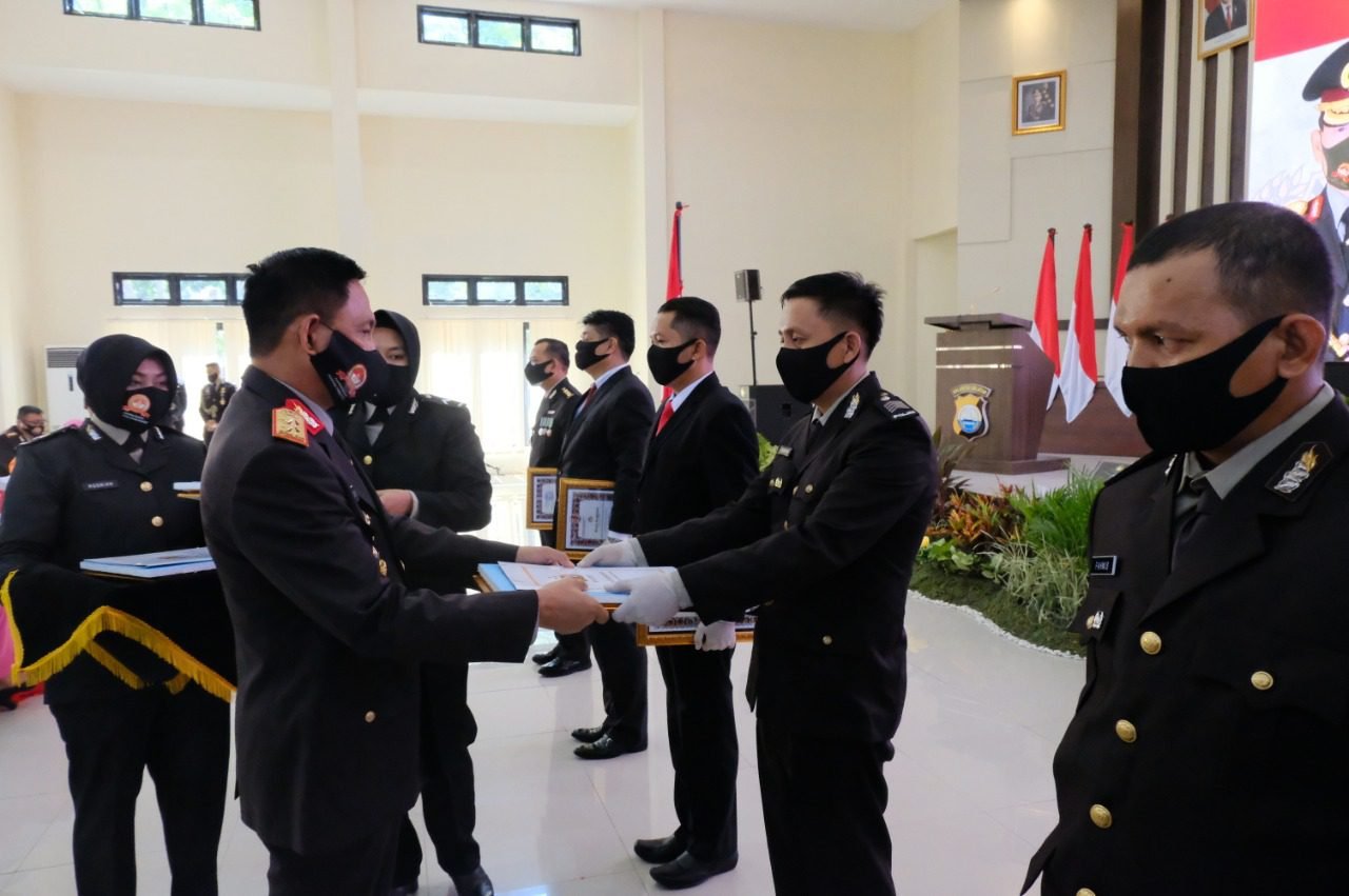 Personil Polres Gowa Raih Penghargaan dari Kapolri dan Kapolda Sulsel