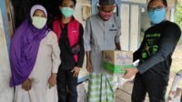 Hidup di Rumah Tak Layak Huni, Kakek Viral Kenakan Seragam SMA saat Lebaran
