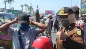 Operasi Penegakan Pendisiplinan Prokes, Kapolres Gowa Cegat Warga Tanpa Masker