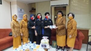 DPP Garnita Malahayati Nasdem Beri Santunan Kepada Janda Veteran di HUT RI ke-75