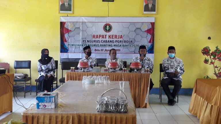 Pengurus PGRI Ranting Sipakainge Resmi Dikukuhkan 7 Pengurus PGRI Ranting Sipakainge Resmi Dikukuhkan