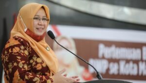 Gelar Lomba Senam Covid-19, DWP Kota Makassar Tuai Pujian