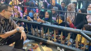 Kadis DP3A Dalduk KB Temui Pendemo yang Didominan Ibu-ibu