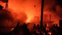 Kebakaran Besar Melanda Sekitar Pasar Senggol Makassar