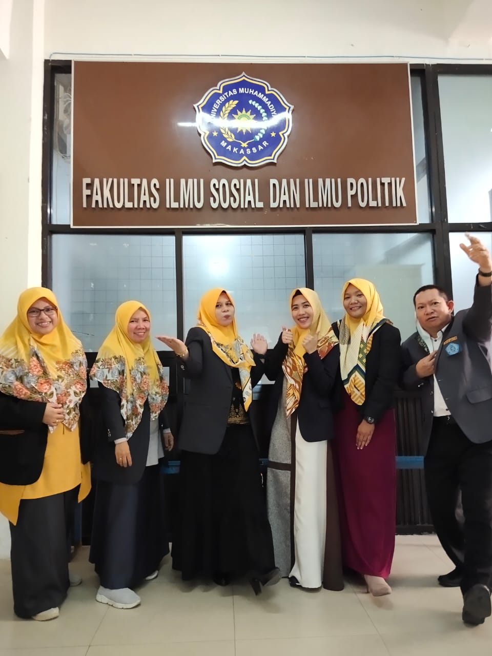 Fisip Unismuh Makassar Kukuhkan 330 Maba secara Daring 2 Fisip Unismuh Makassar Kukuhkan 330 Maba secara Daring
