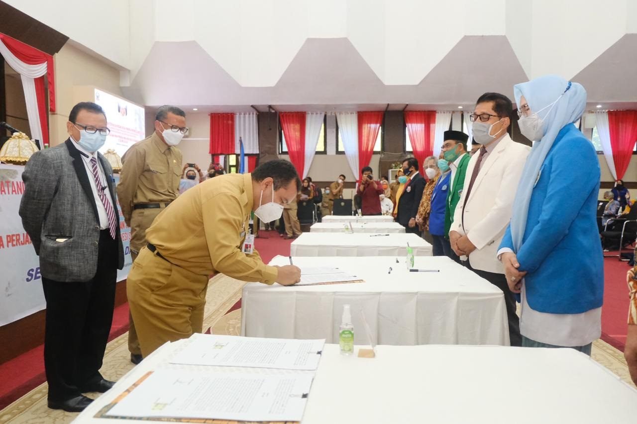 Gubernur Apresiasi Terobosan DPM PTSP & Dinas Kominfo SP Sulsel