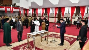 Gubernur Sulsel Lantik Fitriah Zainuddin sebagai Kadis DP3A-Dalduk KB