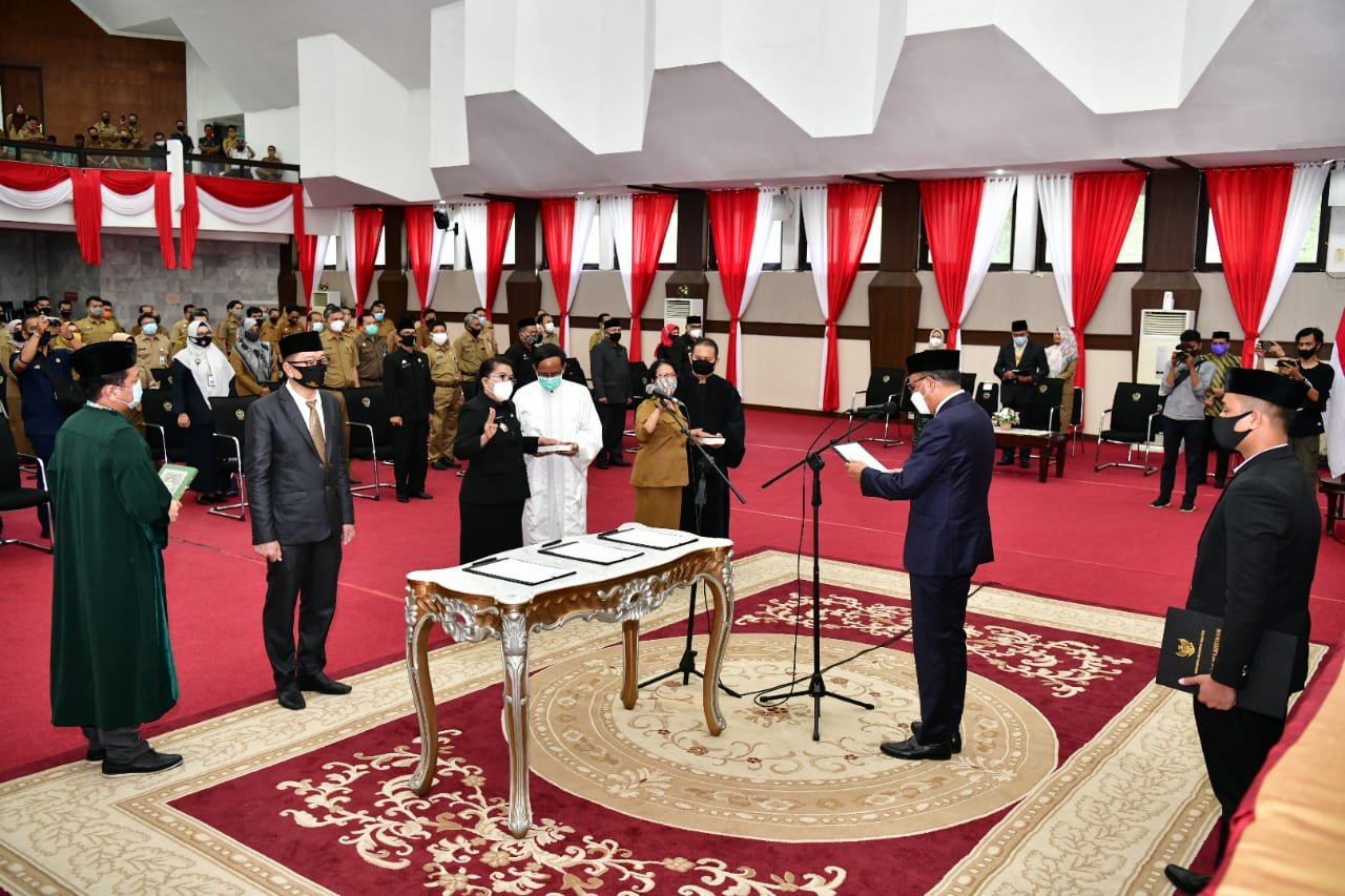 Gubernur Sulsel Lantik Fitriah Zainuddin sebagai Kadis DP3A-Dalduk KB