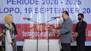 Kepala LLDIKTI IX Resmi Melantik Rektor Pertama Universitas Mega Buana Palopo