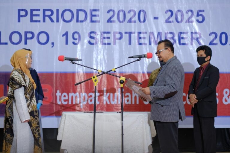 Kepala LLDIKTI IX Resmi Melantik Rektor Pertama Universitas Mega Buana Palopo 4 Kepala LLDIKTI IX Resmi Melantik Rektor Pertama Universitas Mega Buana Palopo