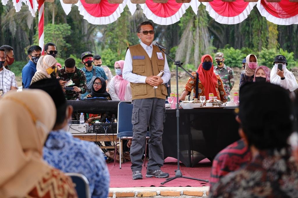 Gubernur Meletakan Batu Pertama Pembangunan 50 Hunian Tetap Banjir Lutra 