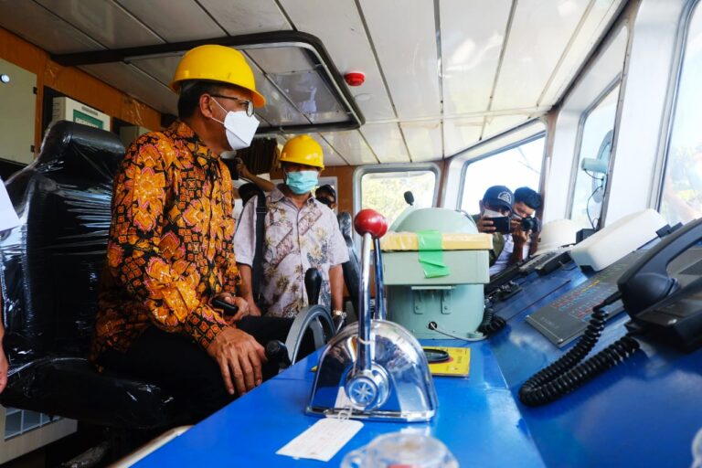 Kemenhub RI Ikut Saksikan Peluncuran Dua Kapal Roro di Lutim 8 IMG 20201021 233405
