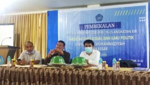 Dihadapan Ratusan Mahasiswa Fisip Unismuh Makassar Camat Polut & Polsel Takalar Ceramah Soal Tata Kelola Pemda