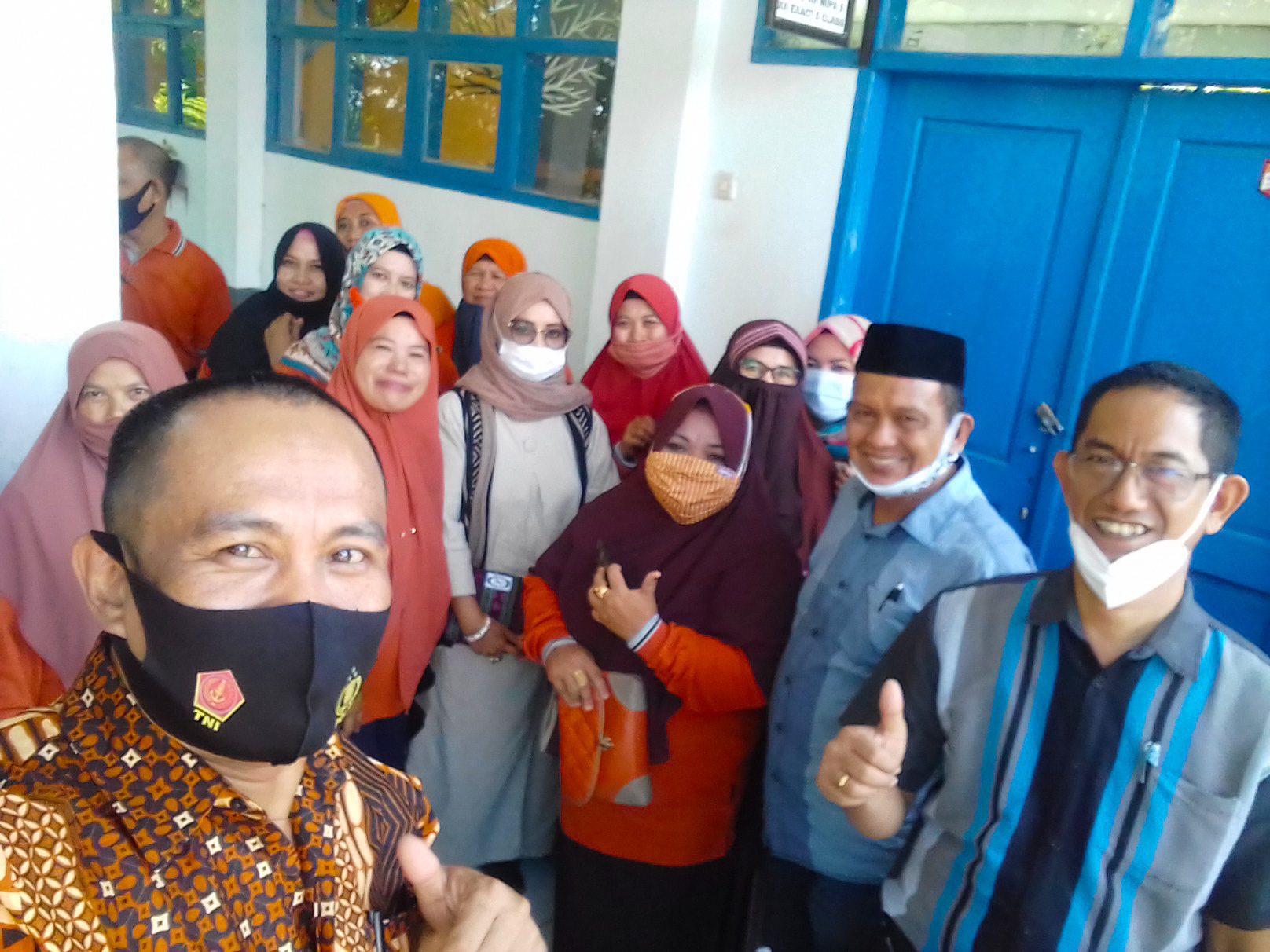 Peletakan Batu Pertama Pembangunan Toilet SMAN 1 Maros, Ini Pesan Kacabdisdik Wilayah I 2 Peletakan Batu Pertama Pembangunan Toilet SMAN 1 Maros, Ini Pesan Kacabdisdik Wilayah I