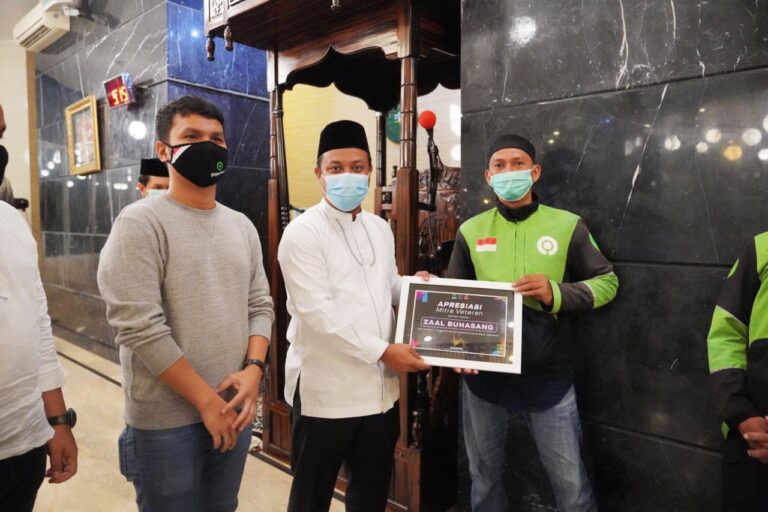 Wagub Ingatkan Bangsa Ini Bukan Krisis Pemimpin, Tapi Krisis Moral Kepemimpinan 6 Wagub Ingatkan Bangsa Ini Bukan Krisis Pemimpin, Tapi Krisis Moral Kepemimpinan