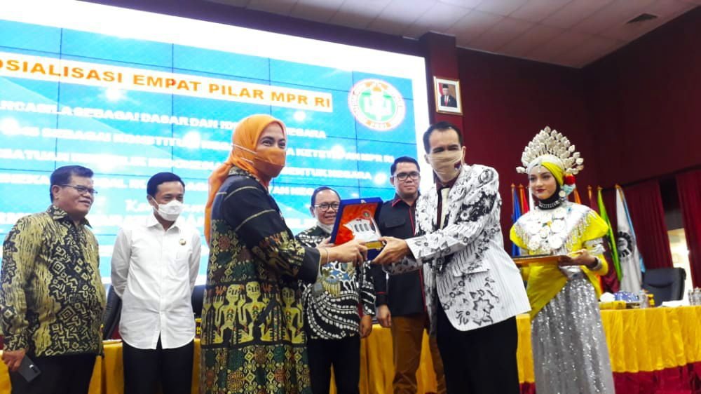 MPR RI & PGRI Sosialisasi Empat Pilar Bertajuk 'Hidup Guru, Jaya PGRI, Solodaritas'
