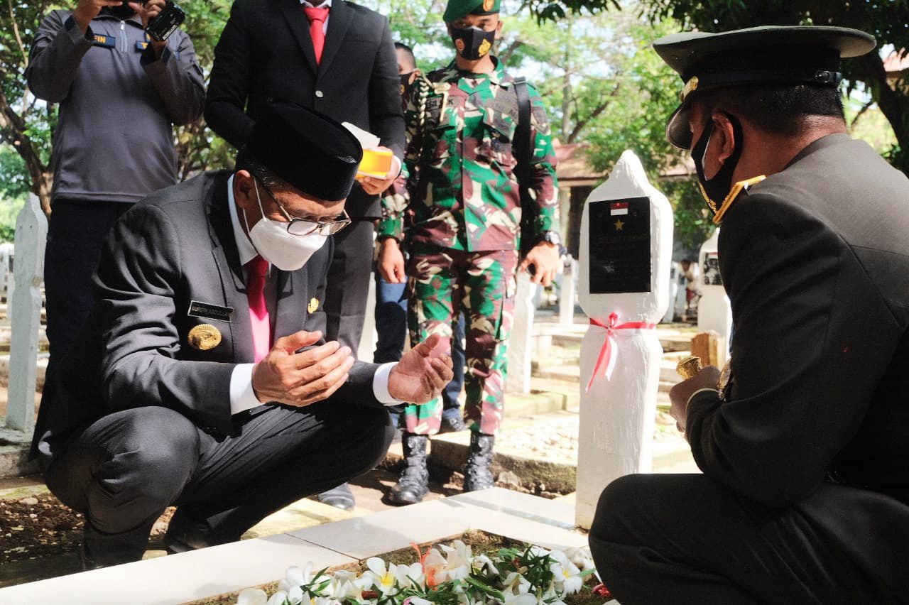 Momen Hari Pahlawan, Gubernur Ajak Masyarakat Saling menghargai dan Menghormati Antar Sesama 2 Momen Hari Pahlawan, Gubernur Ajak Masyarakat Saling menghargai dan Menghormati Antar Sesama