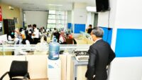 Sidak di PTSP Nurdin Abdullah Mencak-Mencak, Gubernur: Tolong Pak Kadis, Benahi Pelayanan