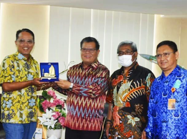 Rektor UNM, Terima Kunjungan Komisaris Independen PT Telkom Indonesia 2 Rektor UNM, Terima Kunjungan Komisaris Independen PT Telkom Indonesia