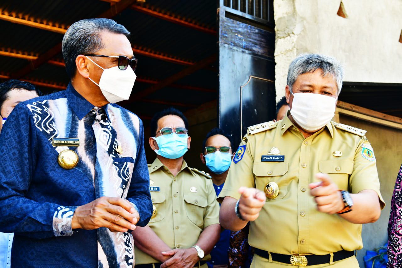 Kunjungi Pabrik Pakan Ikan Barakka 557 Pinrang, Gubernur Berikan Bantuan Packaging 2 Kunjungi Pabrik Pakan Ikan Barakka 557 Pinrang, Gubernur Berikan Bantuan Packaging