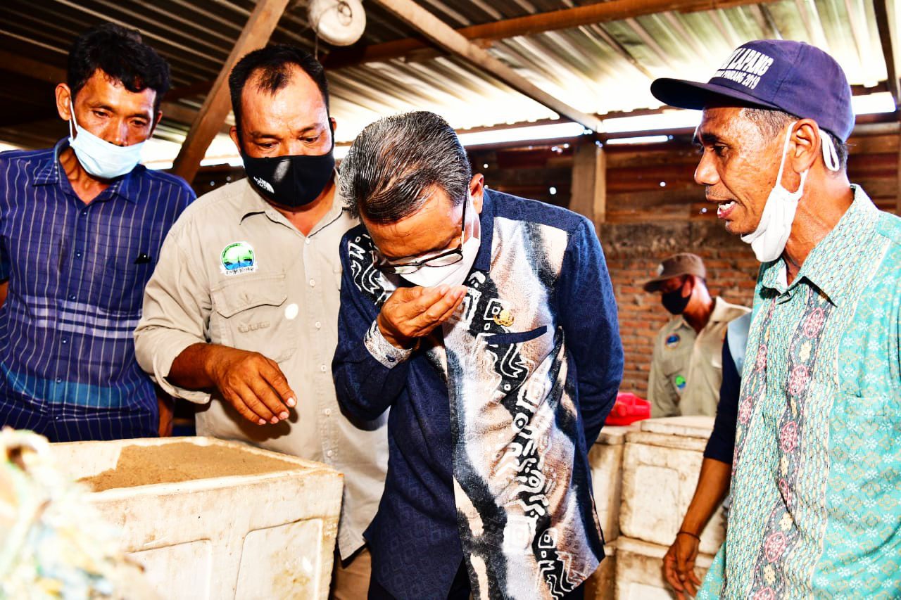 Kunjungi Pabrik Pakan Ikan Barakka 557 Pinrang, Gubernur Berikan Bantuan Packaging 3 Kunjungi Pabrik Pakan Ikan Barakka 557 Pinrang, Gubernur Berikan Bantuan Packaging