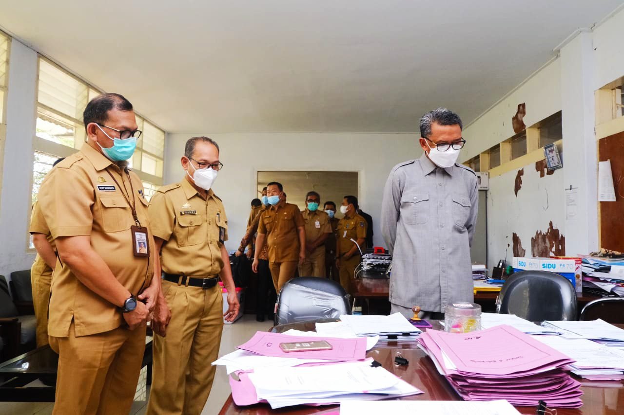 Sidak Diknas Sulsel, Gubernur Soroti Pelayanan Panjang dan Berbelit