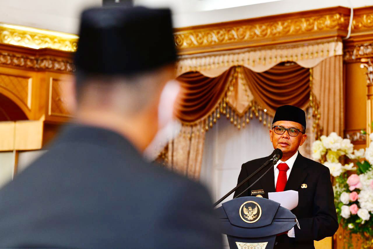 Dipelantikan KPID Sulsel, Gubernur sebut KPID Mitra Strategis Penanganan Covid-19 2 Dipelantikan KPID Sulsel, Gubernur sebut KPID Mitra Strategis Penanganan Covid-19