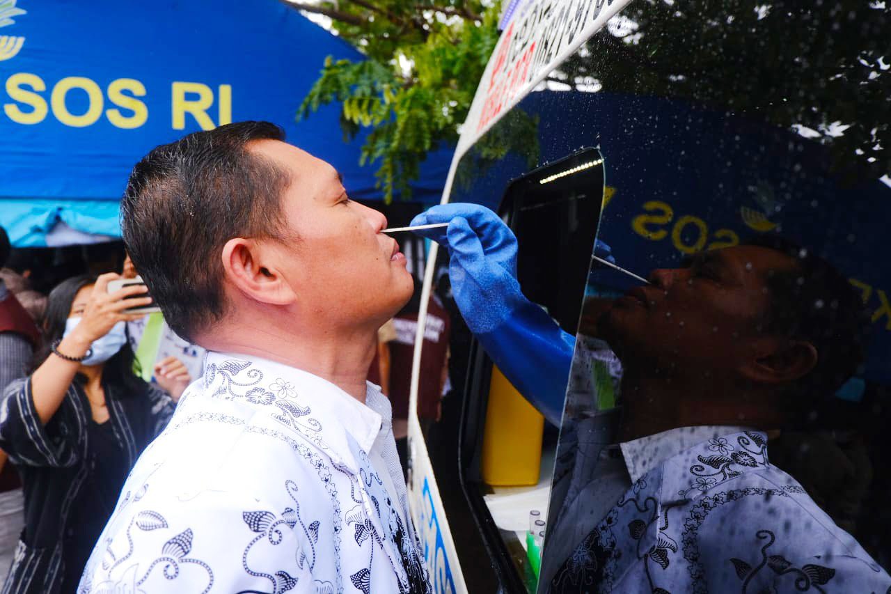 Pertama di Indonesia, Gubernur Launching Swab Massif Guru se Sulsel 2 Sulsel Bersiap Hadapi Sekolah Tatap Muka