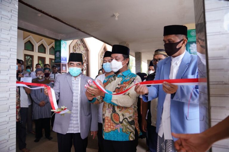 Wagub Sulsel Resmikan Perpustakaan Digital di Masjid Darussalam Muhammadiyah Borong Jambu 7 WhatsApp Image 2020 11 27 at 20.07.34