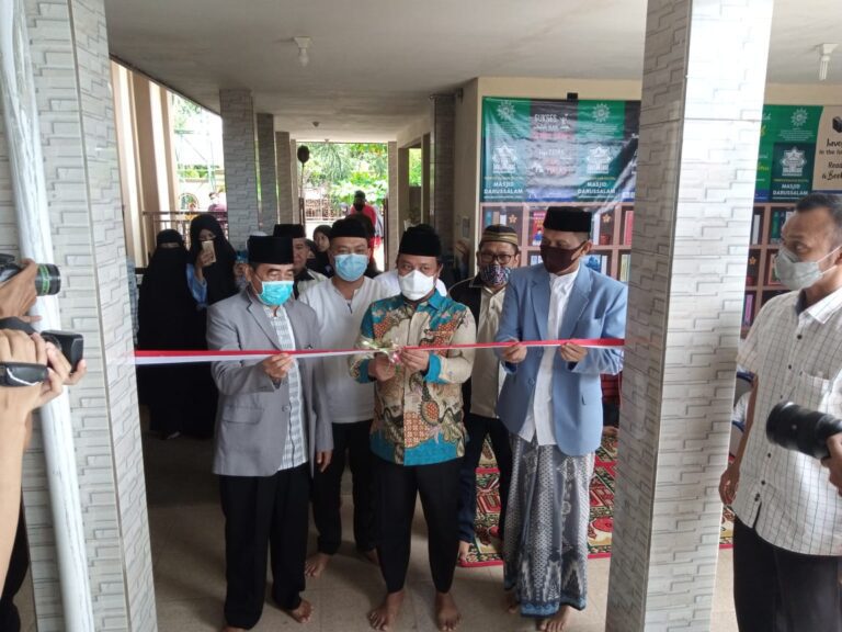 Masjid Darussalam Launching Perpustakaan Digital Terbesar di Indonesia Timur 6 WhatsApp Image 2020 11 27 at 22.54.12