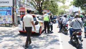 Razia Kendaraan Dua Jam Samsat Mappanyukki Kumpulkan Pajak Rp 127 Juta